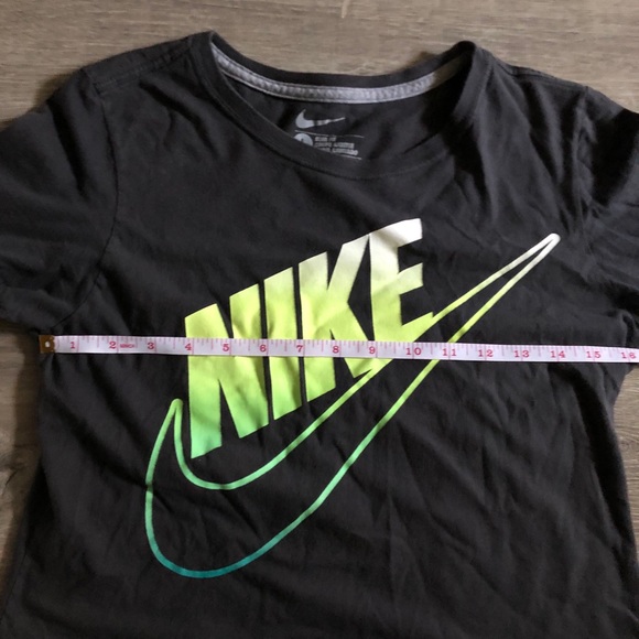 Nike Short Sleeve Tee - Picture 6 of 8